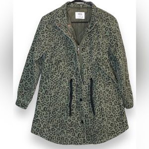 Zara girls green cheetah print canvas jacket with removable vest